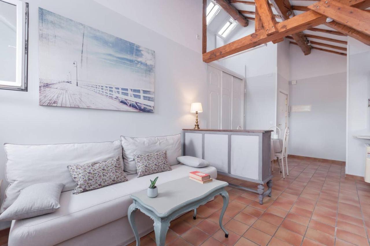 Cozy One-Bedroom Penthhouse La Latina Madryt Zewnętrze zdjęcie