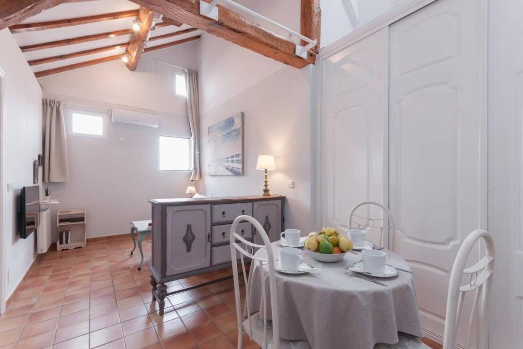Cozy One-Bedroom Penthhouse La Latina Madryt Zewnętrze zdjęcie