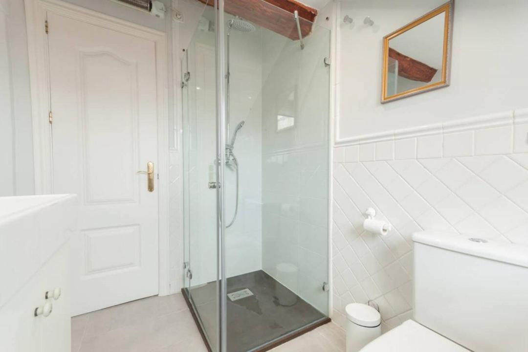 Cozy One-Bedroom Penthhouse La Latina Madryt Zewnętrze zdjęcie